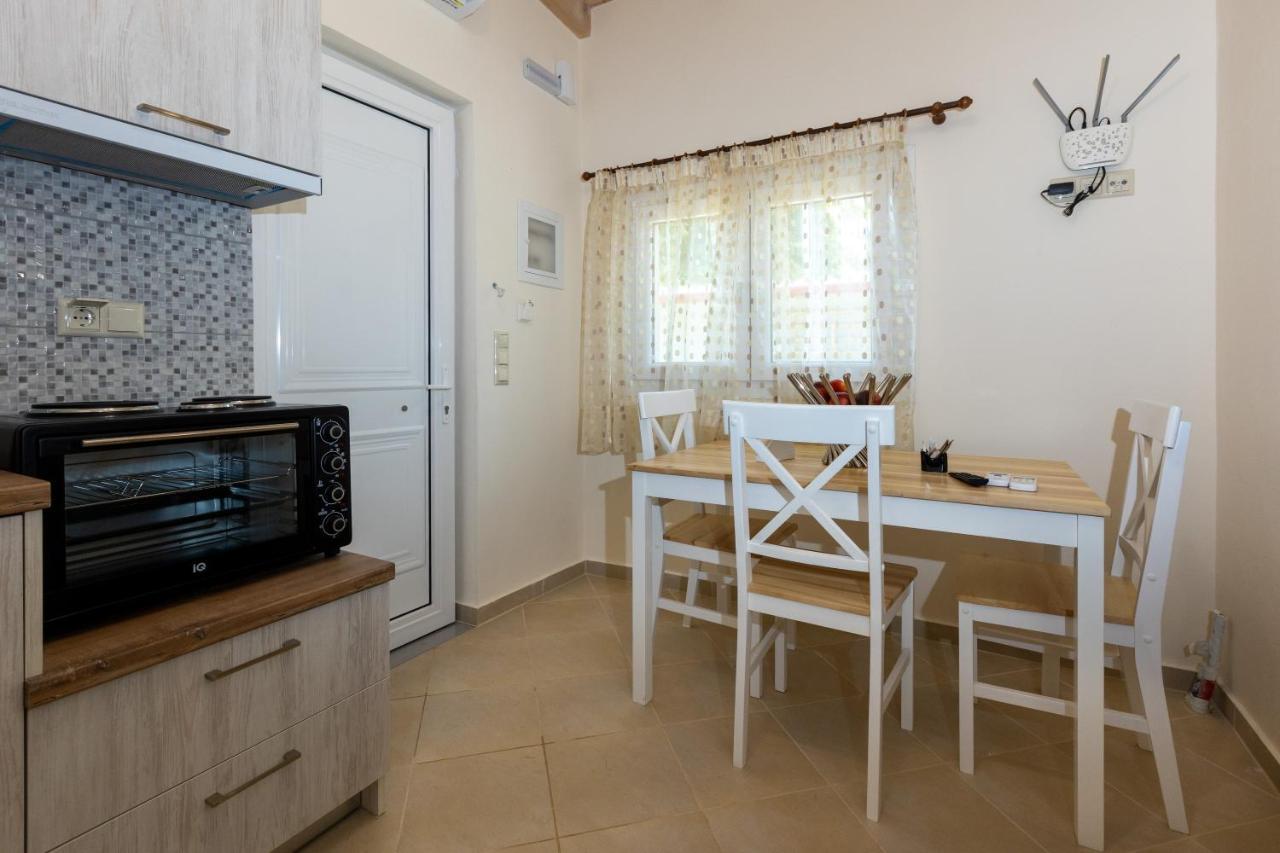 Messinian Monte E Mare Villa Kalamata Bagian luar foto