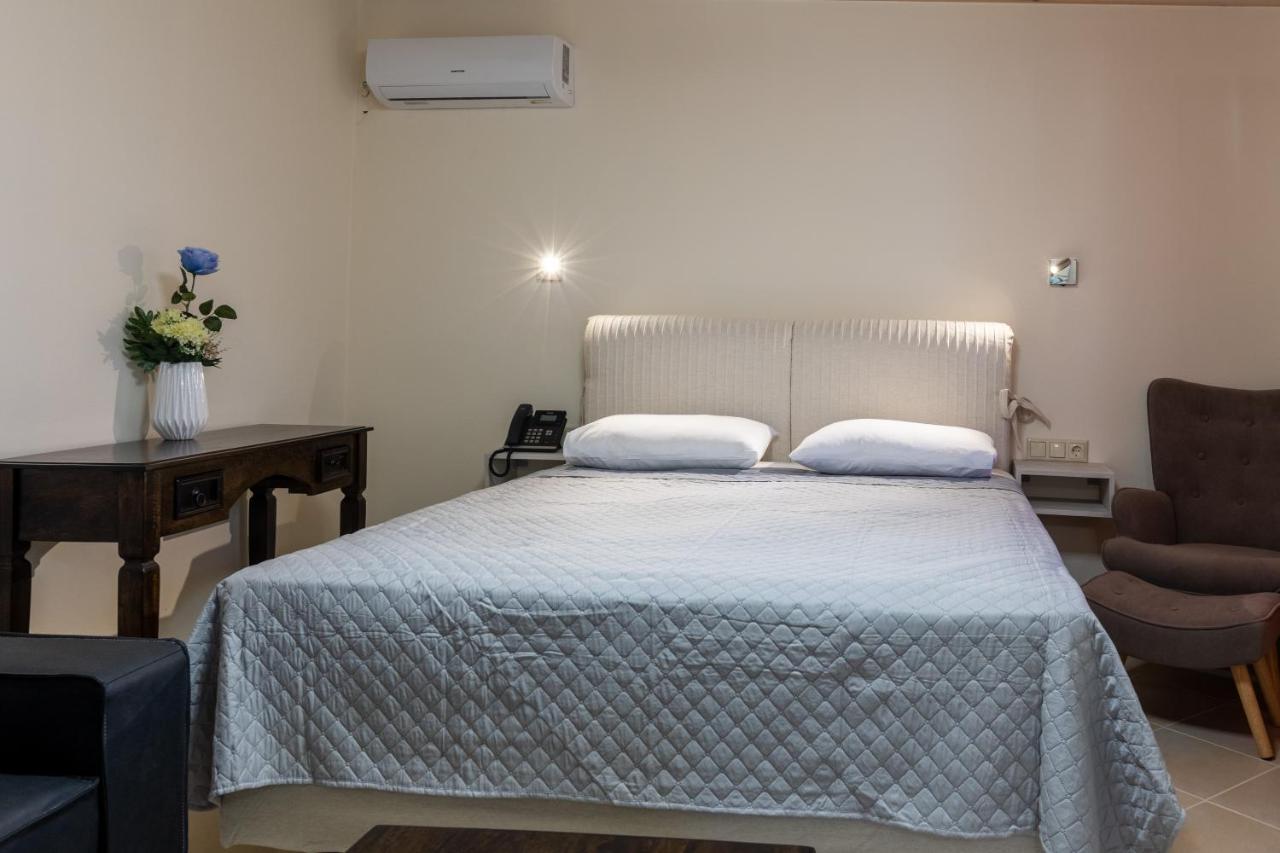 Messinian Monte E Mare Villa Kalamata Bagian luar foto